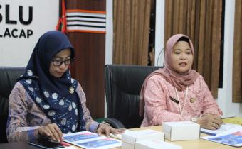 Rapat Pengelolaan PPID Bawaslu Kabupaten Cilacap dengan agenda Persiapan Penilaian Tahap III