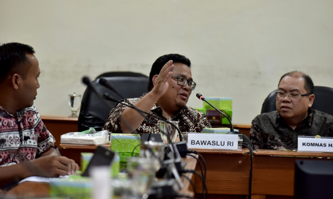 Bawaslu Akan Ajak KPU Gandeng Kemenkes Minimalisir Jatuhnya Korban Petugas TPS