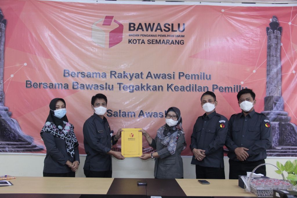 Bawaslu Jateng Serah Terimakan CPNS ke Bawaslu Kabupaten/Kota