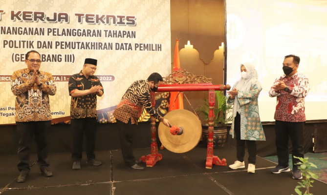 Hal Krusial Pendaftaran dan Penetapan Parpol,  Bawaslu Kabupaten/Kota Diminta Perkuat Koordinasi