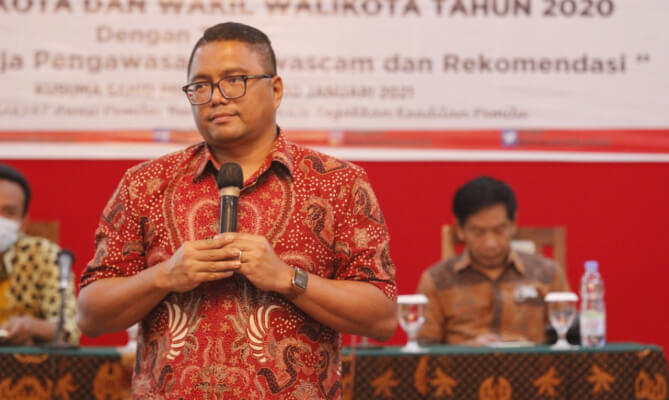 Fritz Minta Pengawas Tuliskan Pengalaman Awasi Pilkada 2020