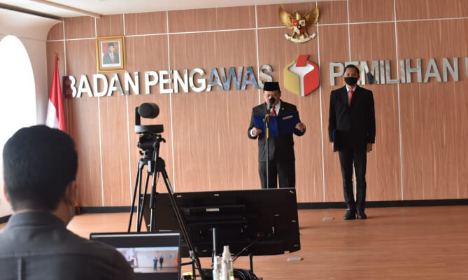 Lantik PAW Anggota Bawaslu Kabupaten Minut, Abhan: Semoga Tak Terulang PAW Akibat Putusan DKPP