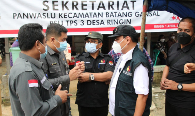 Awasi PSU, Abhan Apresiasi Antusias Masyarakat Gunakan Hak Suara