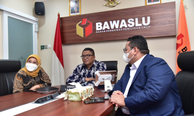 Rapat Tripatrit Bersama IFES dan DFA secara Virtual, Bawaslu Sampaikan Persiapan Pemilu 2024