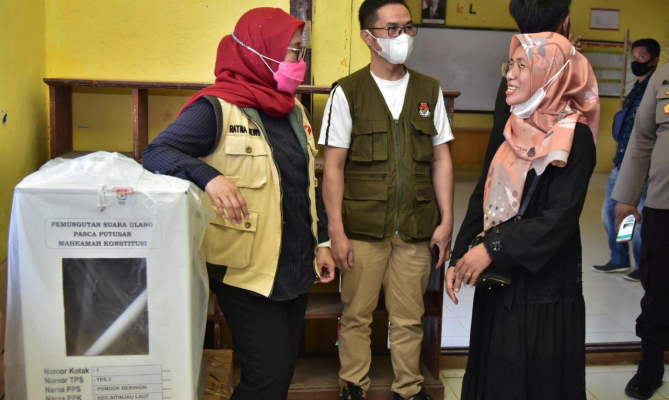 Pantau Persiapan PSU Pilgub Jambi, Dewi Ingatkan Prokes dan Alur Pemilihan di TPS