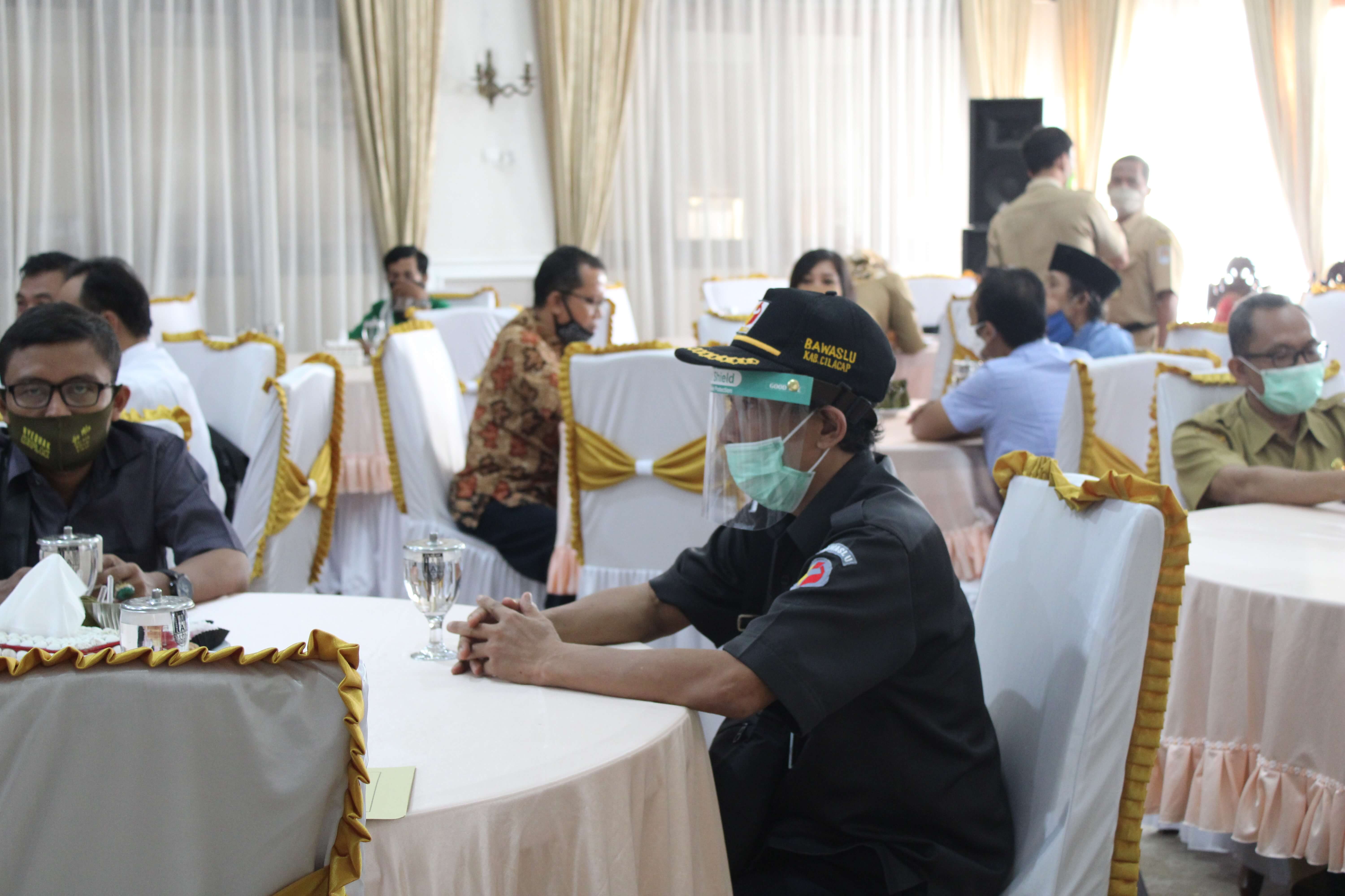 Bawaslu Cilacap Hadiri Penyerahan Bantuan Keuangan Untuk Partai Politik