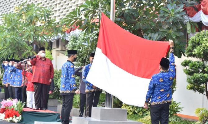 Refleksi Kemerdekaan sebagai Elan Vital, 123 ASN Bawaslu Dapat Penghargaan Satya Lencana Karya Satya