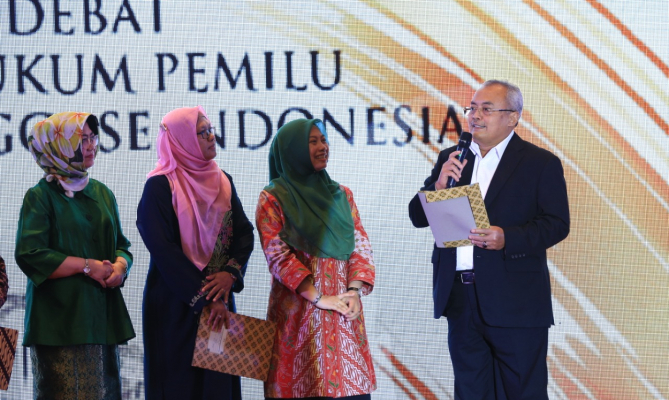 Sekjen Tawarkan Pemenang Debat Bekerja di Bawaslu