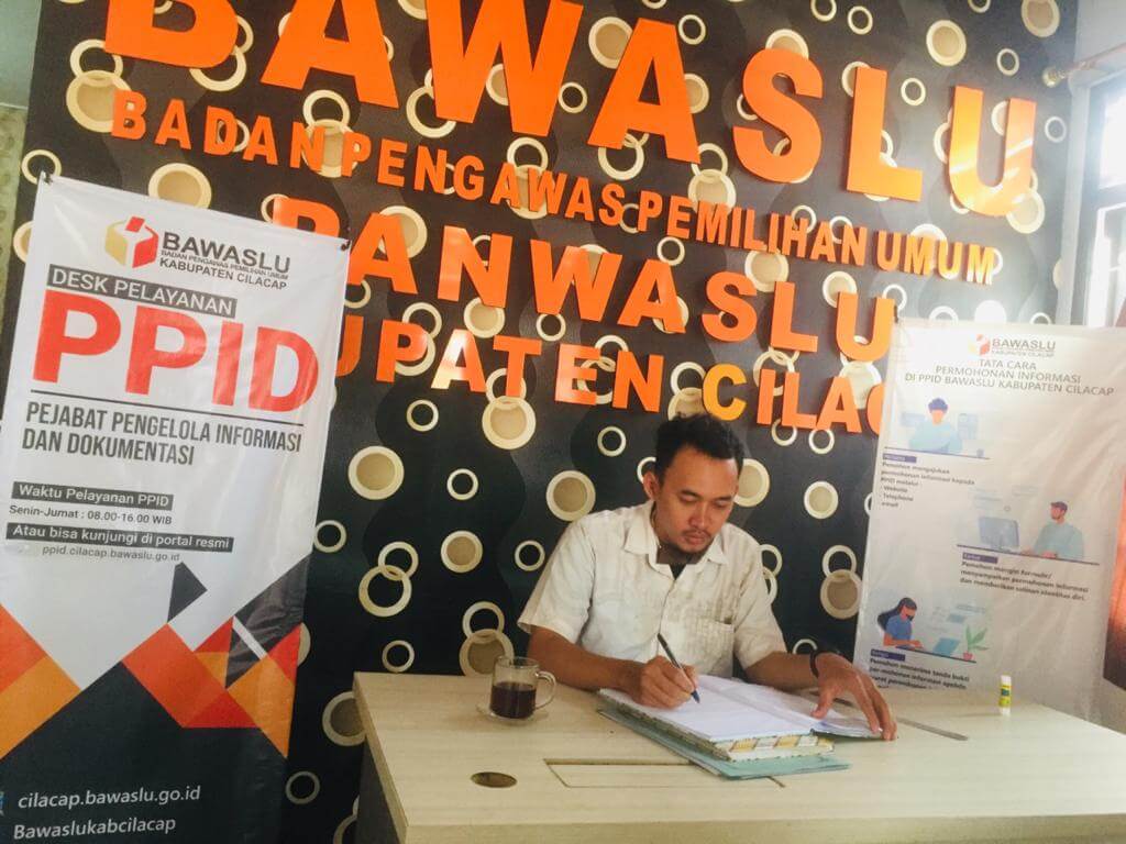 PPID Bawaslu Cilacap mendapat kategori baik dari Komisi Informasi Jawa Tengah