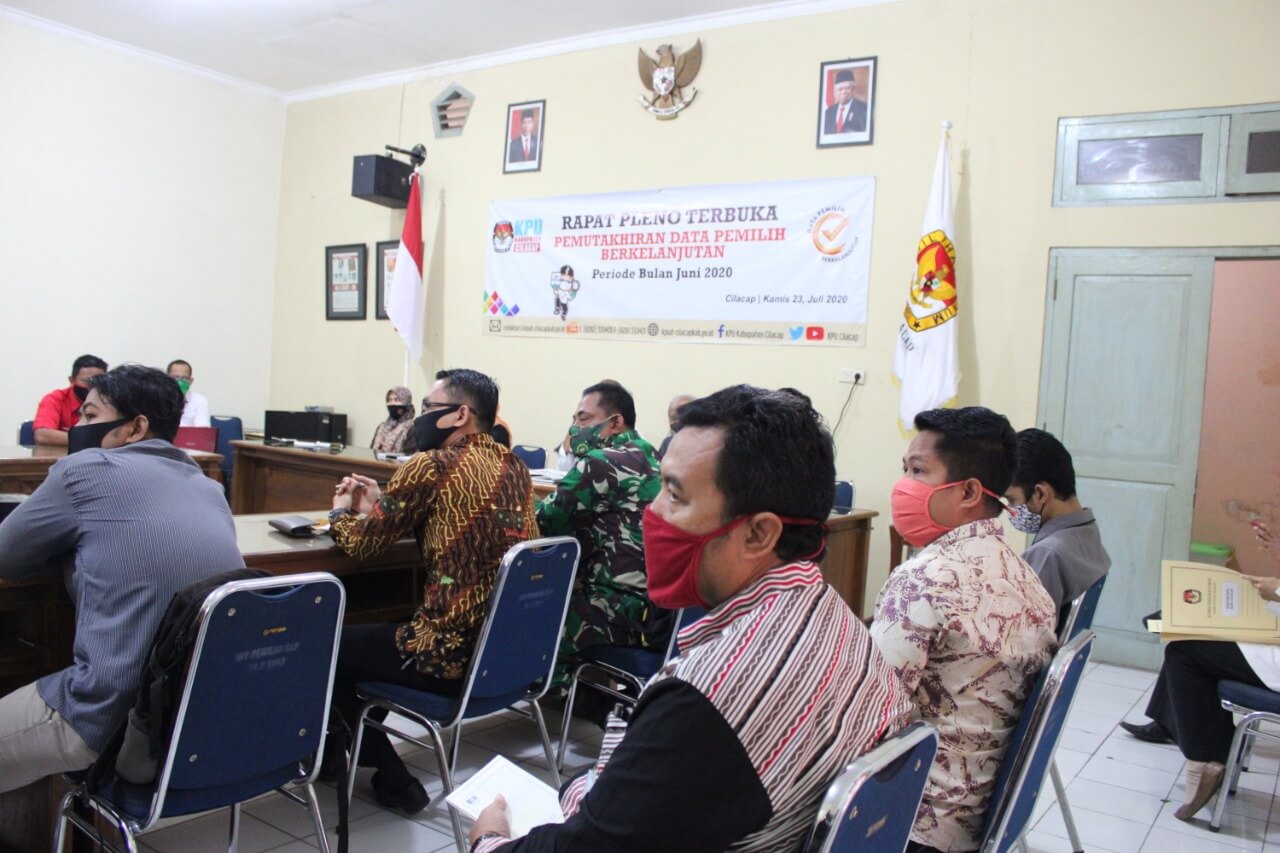 BAWASLU HADIRI RAPAT PLENO TERBUKA PEMUTAKHIRAN DATA PEMILIH BERKELANJUTAN (Periode Bulan Juni 2020)
