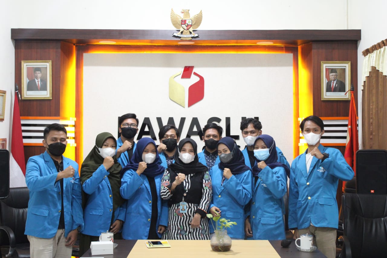 Diskusi Demokrasi dan Pengawasan Partisipatif Bersama Mahasiswa Politeknik Negeri Cilacap (PNC)