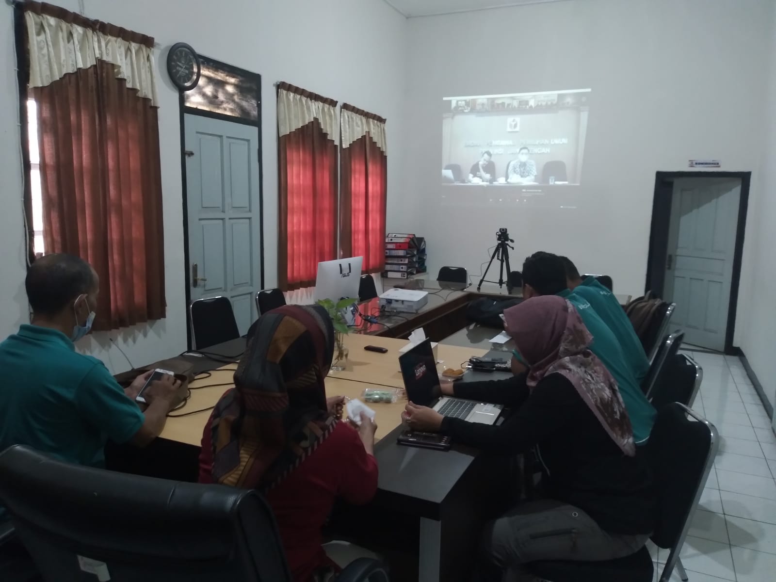 Menelusuri Jejak Pengawas Pemilu