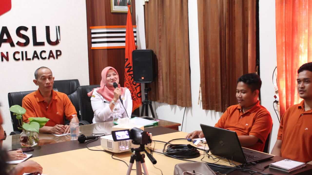 Peningkatan Kapasitas SDM Dengan Tema “ Metode Dan Teknik Public Speaking Bagi Mc (Master Of Ceremony) Serta Keprotokolan