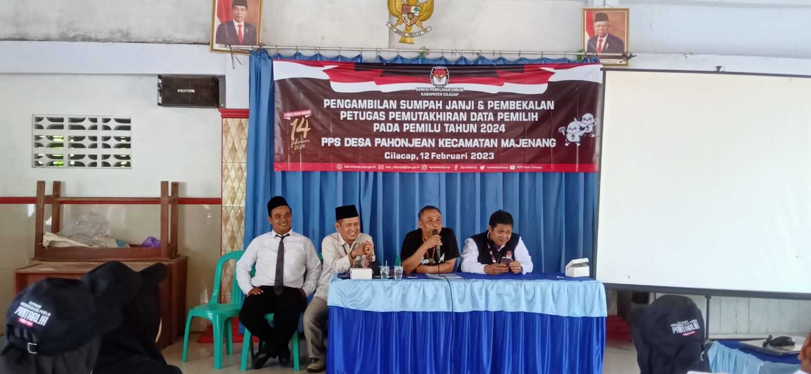 Panwascam Majenang Bekali Petugas Pantarlih dalam Pelantikan