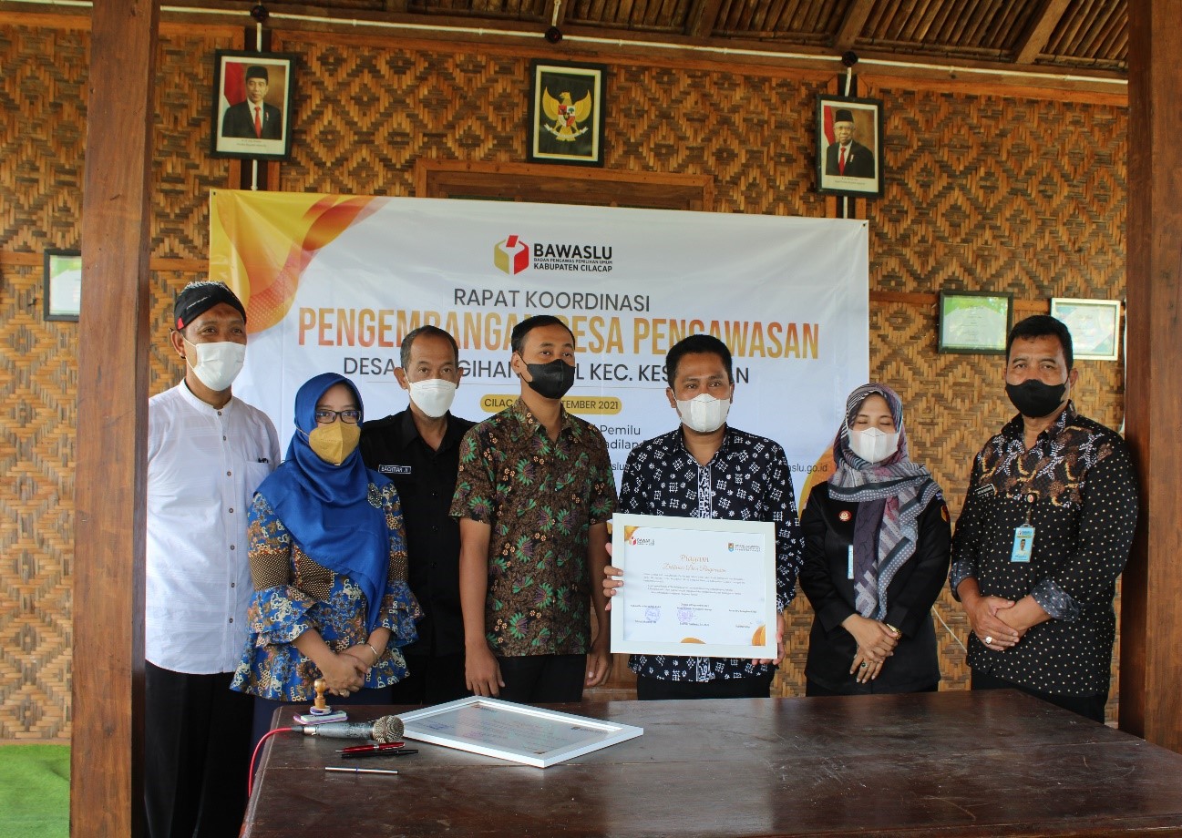 Bawaslu Cilacap Gelar Rakor Pengembangan Desa Pengawasan di Desa Kesugihan Kidul