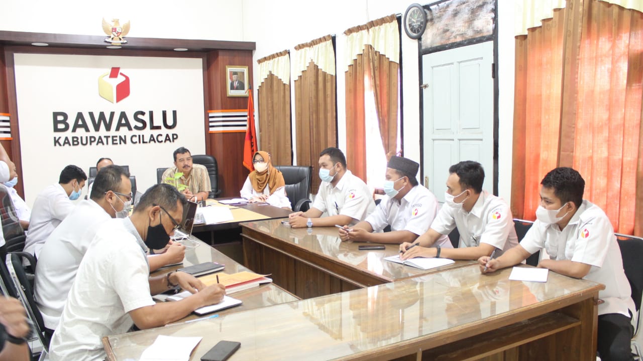 PENINGKATAN KAPASITAS JAJARAN BAWASLU KABUPATEN CILACAP