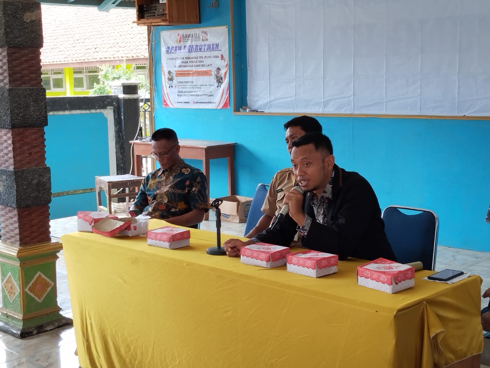 Ajak Nelayan Kampung Laut Ikut Awasi Pemilu 2024