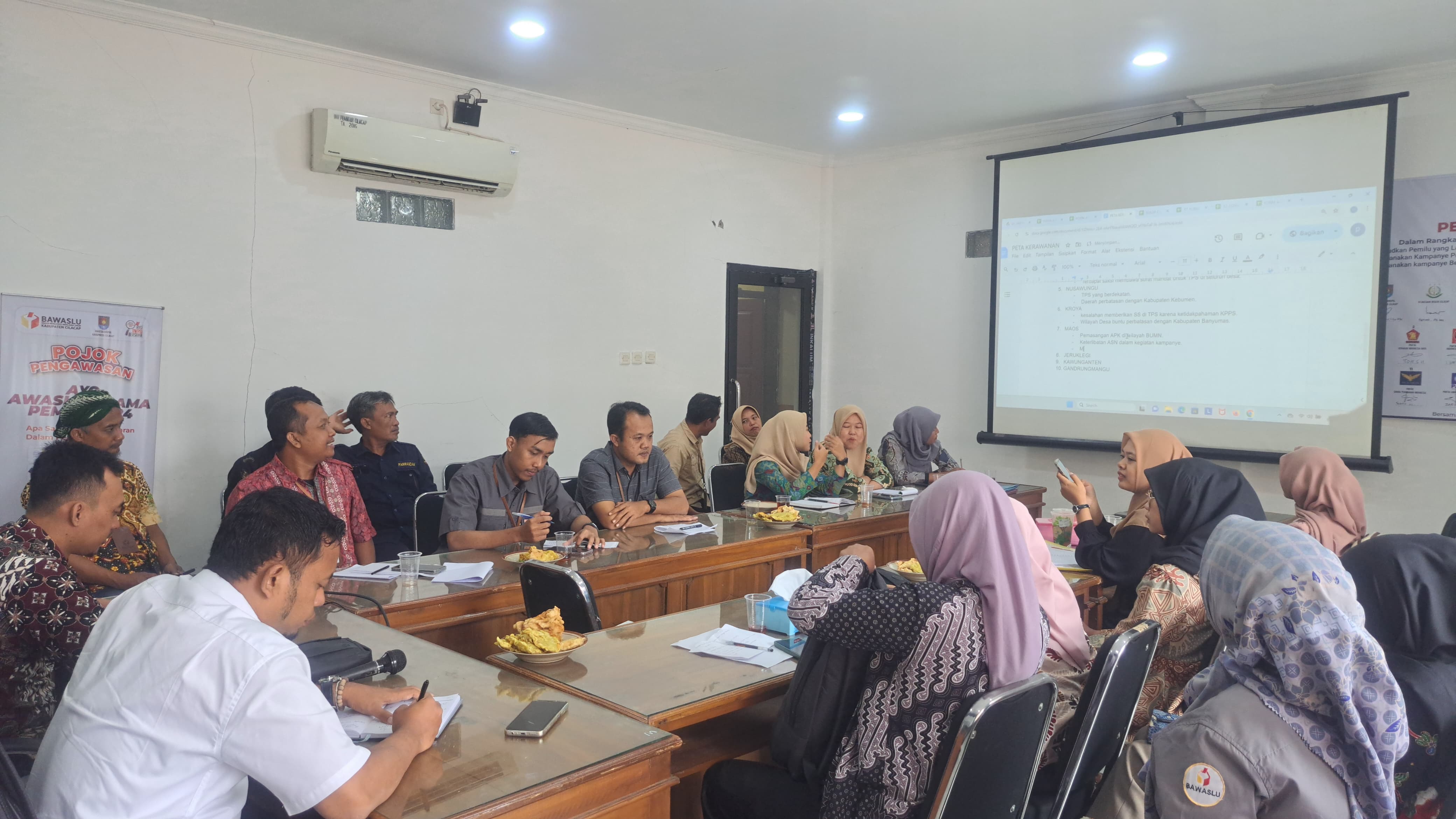 Rapat Koordinasi Laporan Pengawasan Coklit dan Persiapan Pengawasan Rapat Pleno Terbuka DPHP di Tingkat Kelurahan/Desa & Kecamatan pada Pemilihan Tahun 2024