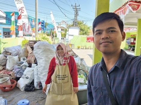 Panwascam Cilacap Tengah Laksanakan Sosialisasi pada pada acara Setor Bank Sampah Putri Asih Mandiri.