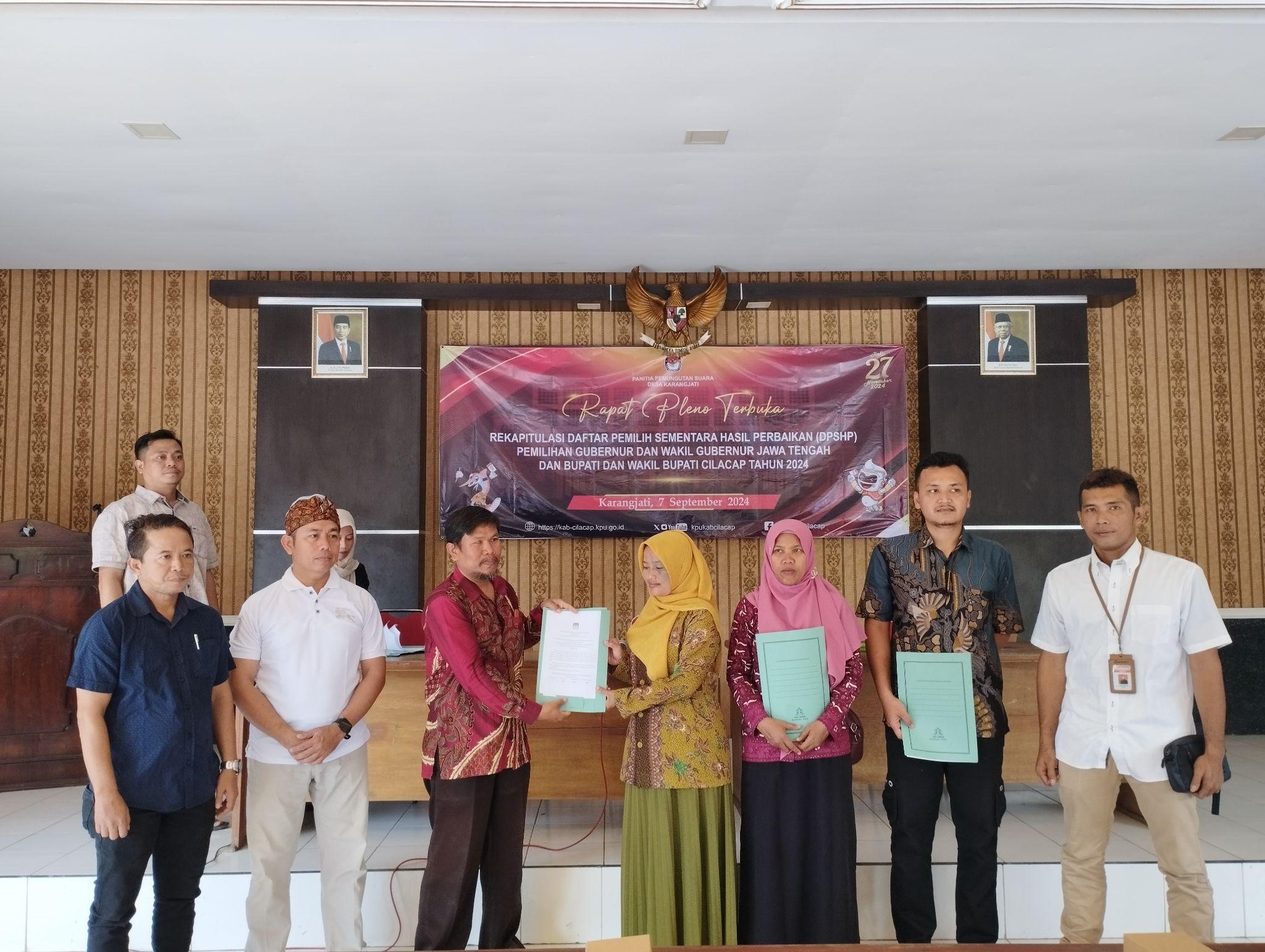 Panwaslu Kecamatan Sampang Melakukan Pengawasan pada Rapat Pleno Terbuka  Rekapitulasi Daftar Pemilih Sementara Hasil Perbaikan (DPSHP) Tingkat PPS