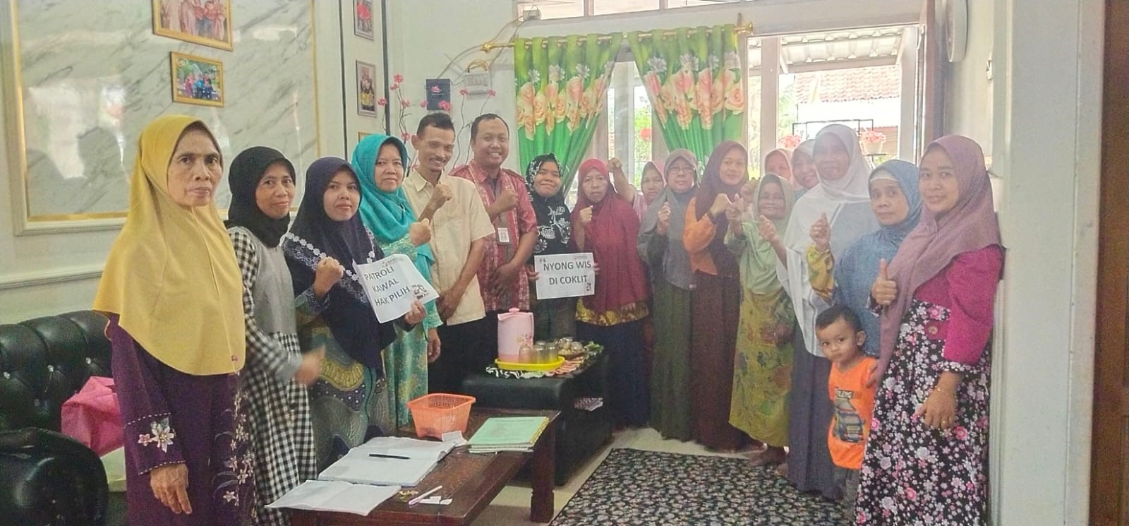 Patroli Pengawasan Hak Pilih di Dusun Ceger, Desa Tayem Timur