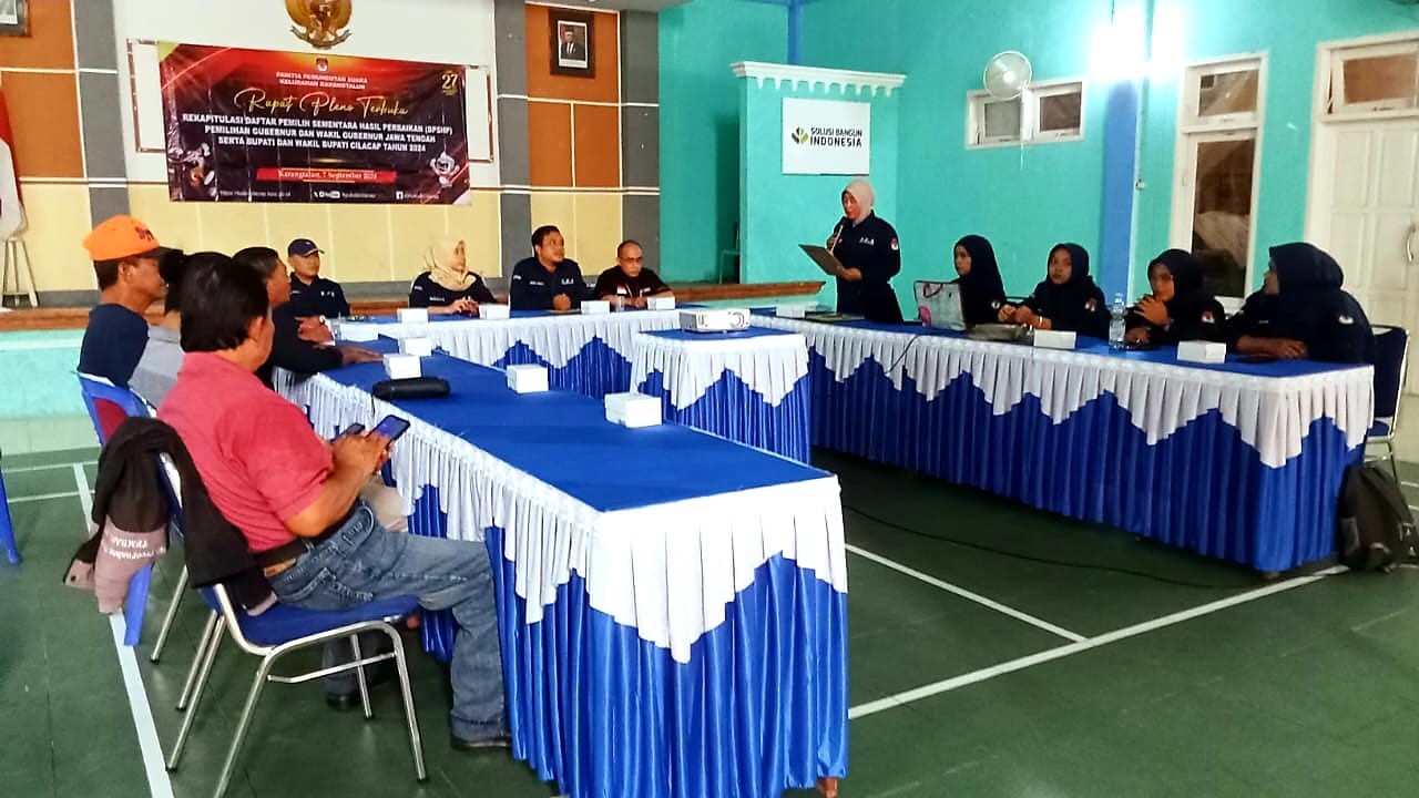 Panwascam Cilacap Utara beserta jajaran PKD awasi Rapat Pleno Terbuka Rekapitulasi Daftar Pemilih Sementara Hasil Perbaikan (DPSHP) 