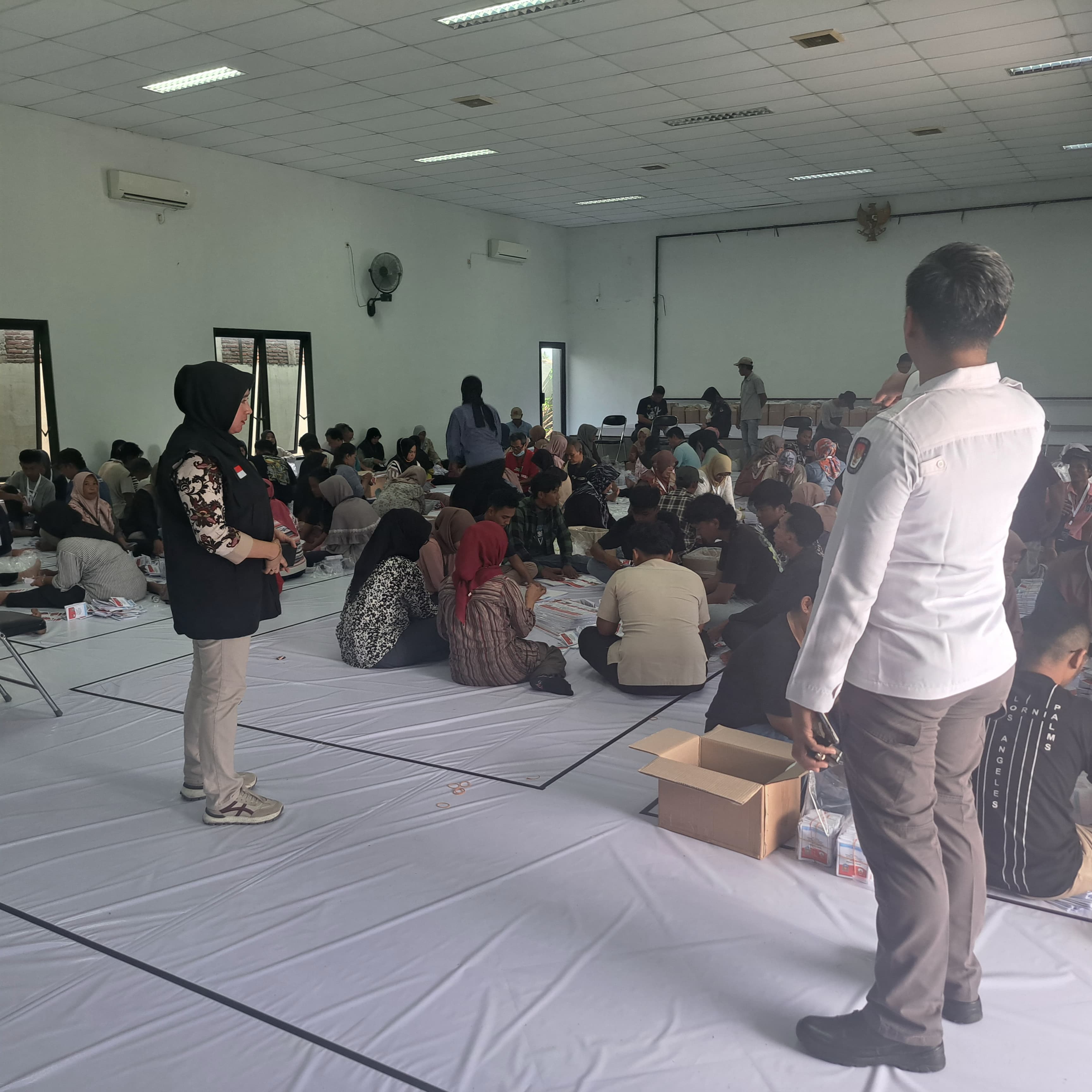 Pengawasan Hasil Sortir dan Lipat Surat Suara Pemilihan Tahun 2024 - Kamis, 31 Oktober 2024