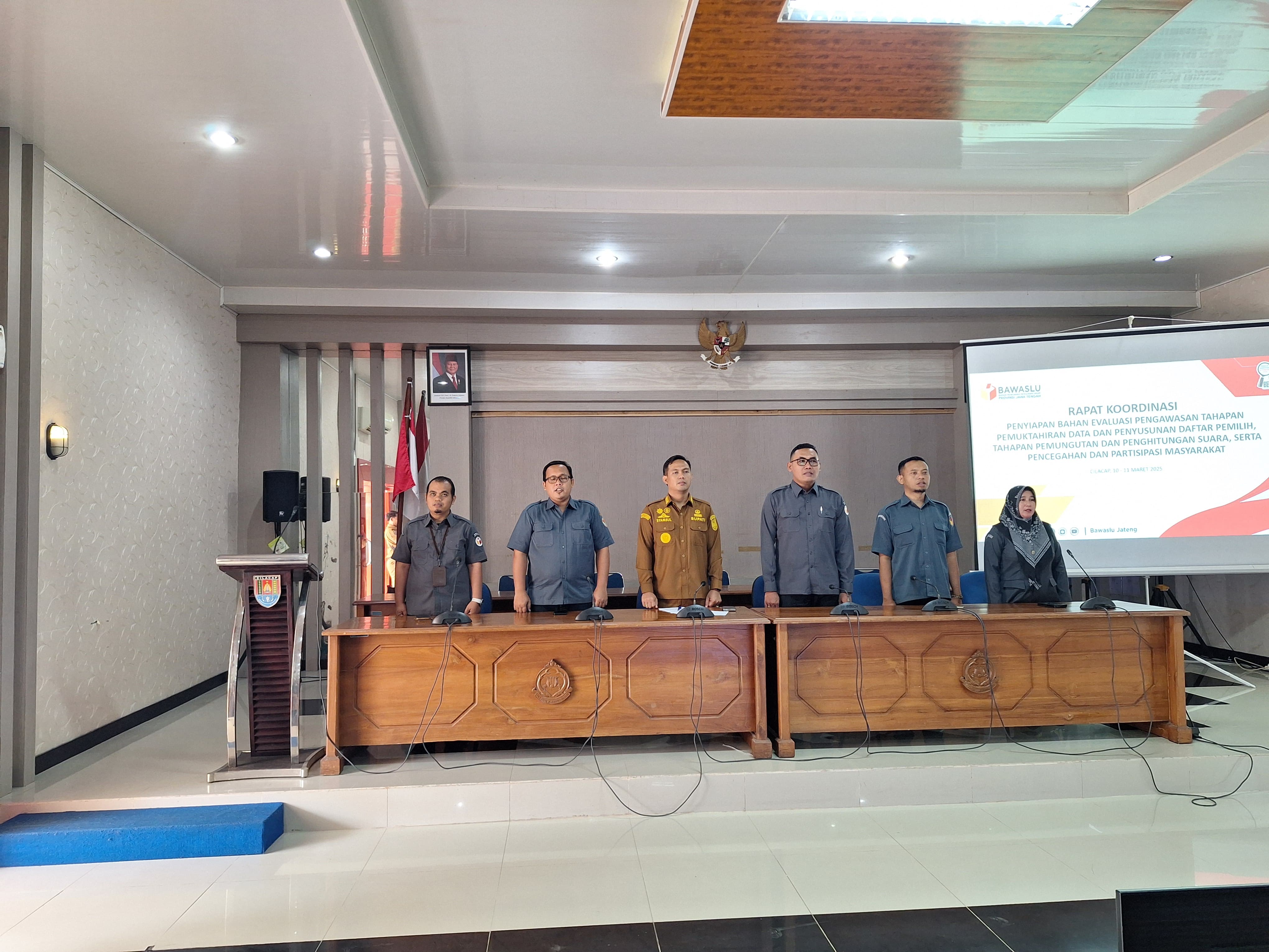 Bawaslu Jateng Gelar Rapat Evaluasi Pengawasan Pemuktahiran Data dan Penyusunan Daftar Pemilih