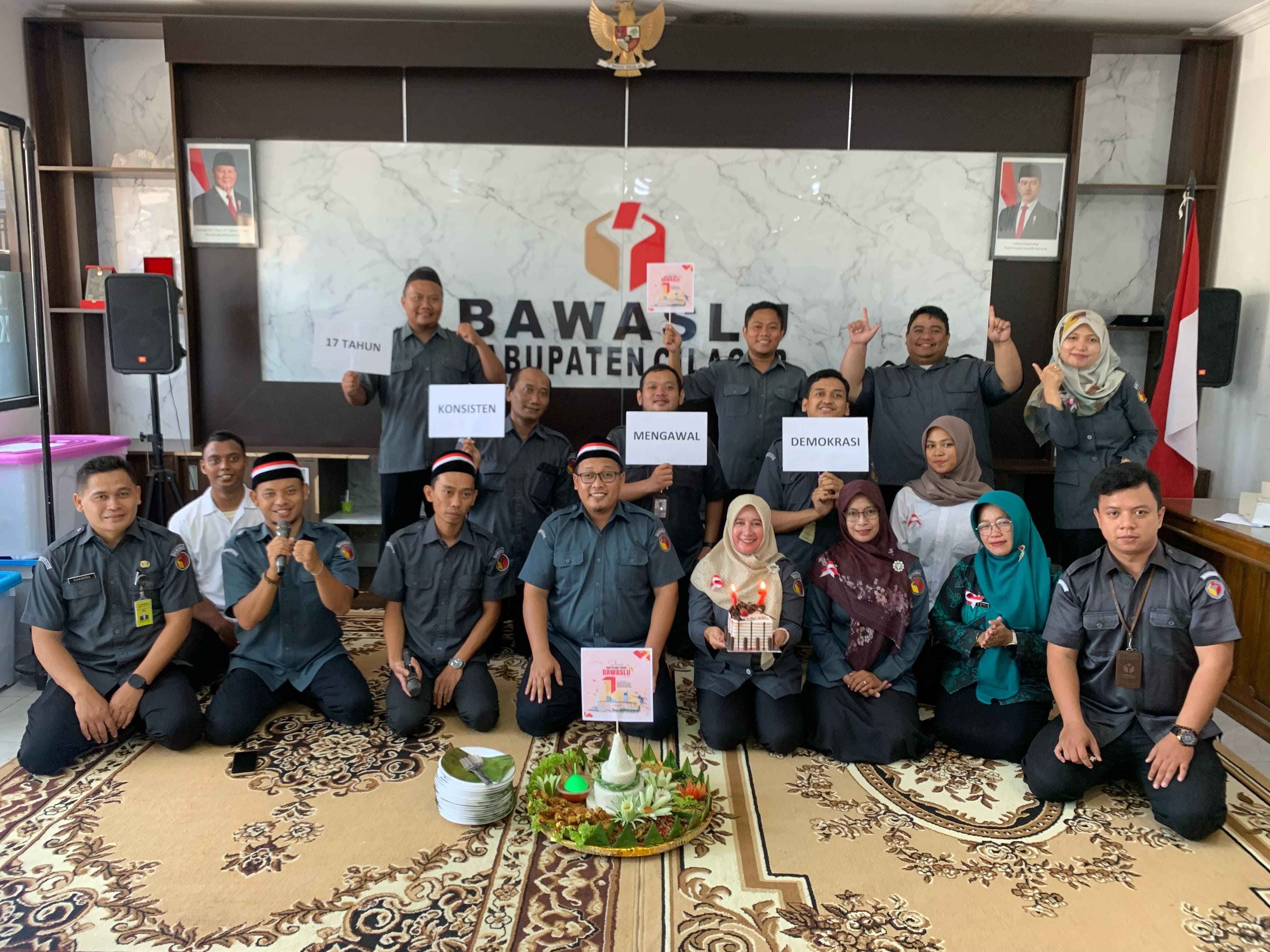 Foto Kegiatan Tasyakuran HUT Bawaslu ke-17 Tahun
