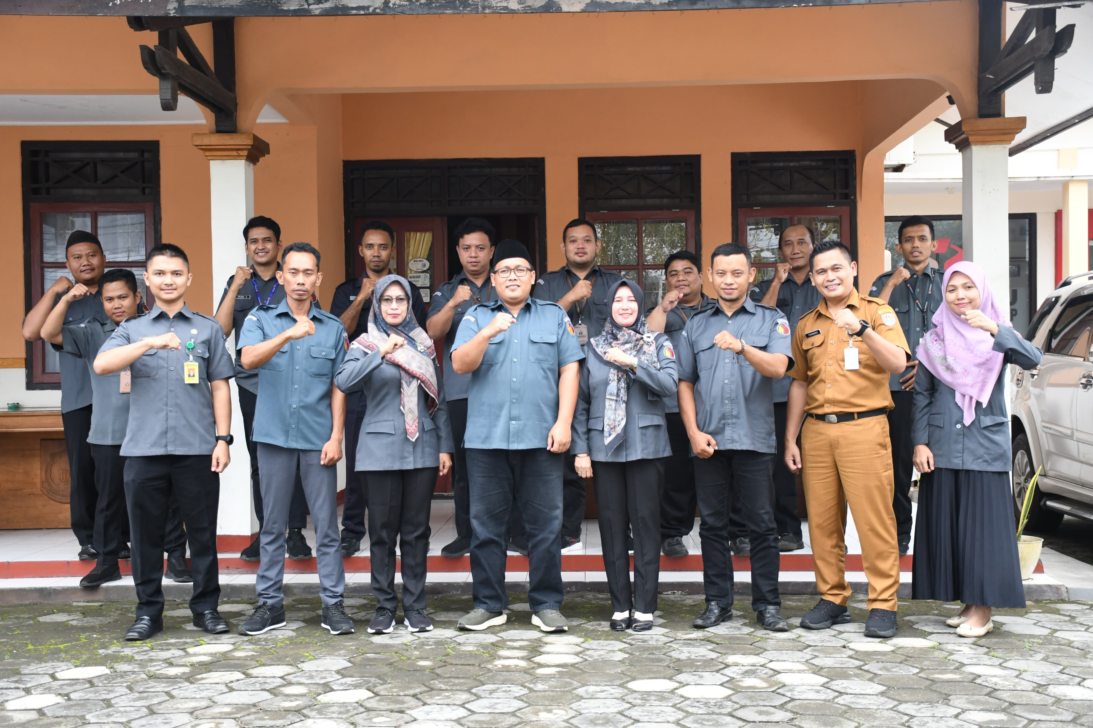 Bawaslu Kabupaten Cilacap Gelar Acara Lepas Sambut Koordinator Sekretariat dan Bendahara Pembantu Pengeluaran