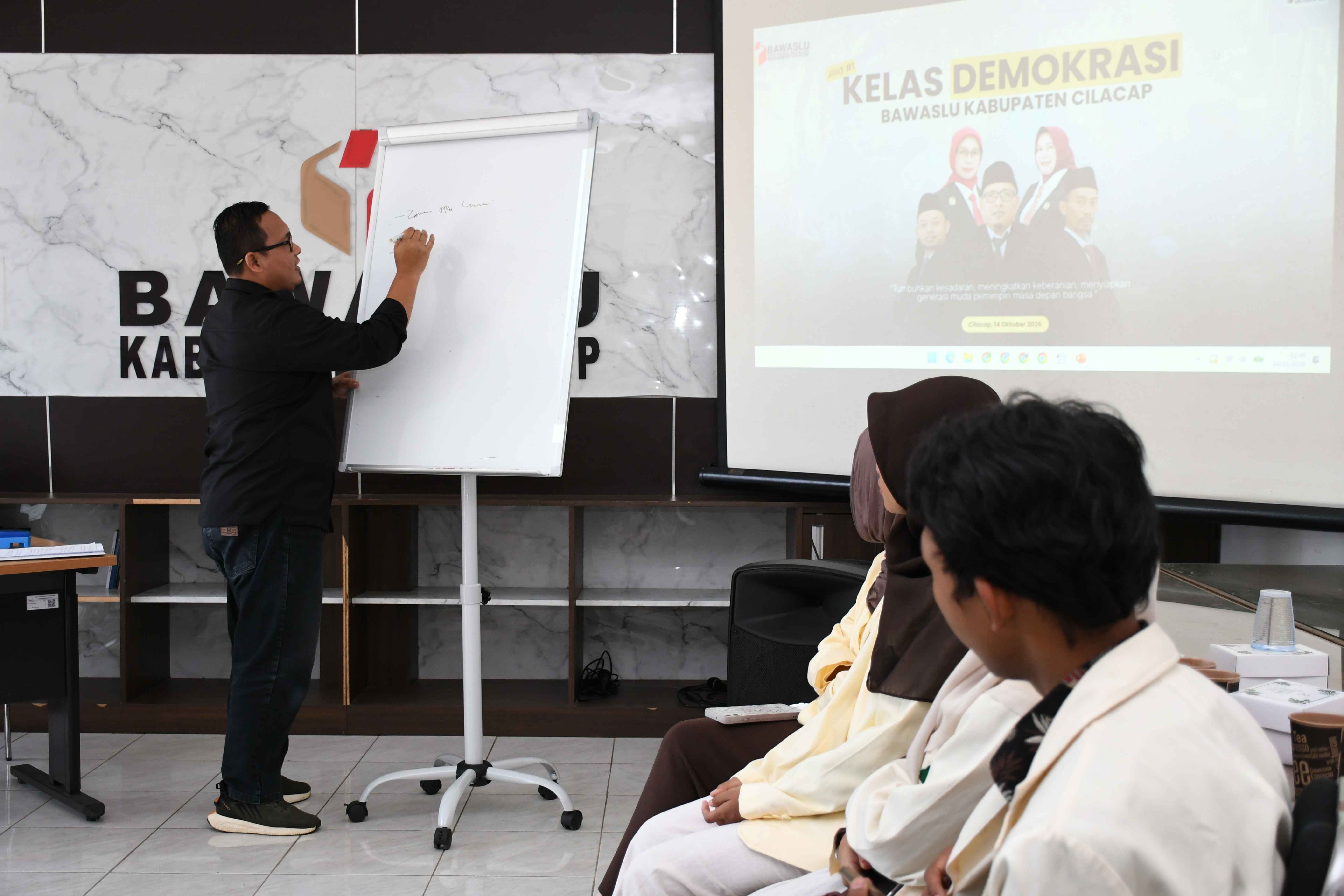 kelas demokrasi8