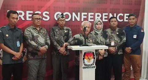 Pengawasan pendaftaran bakal calon bupati dan wakil bupati