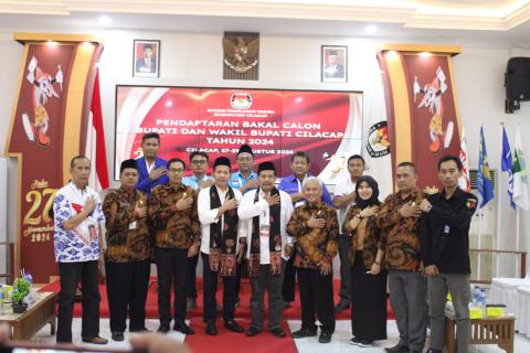 foto bersama bapaslon imam tobroni sonhaji