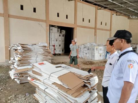 Pengawasan pengosongan kotak suara di gudang Ketapang