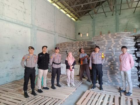 logisitik gudang ketapang