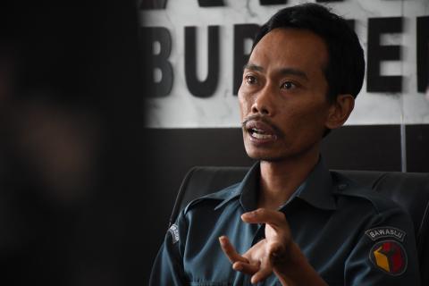 Koordinator Divisi Hukum dan Penyelesaian Sengketa Bawaslu Cilacap Suyatno