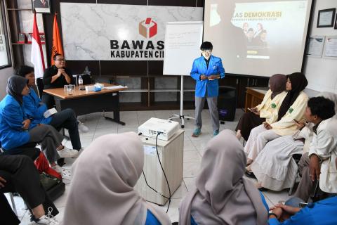 kelas demokrasi9