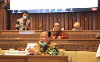 40 Hari Kampanye Pilkada, Bawaslu Tertibkan 164.536 APK Langgar Aturan