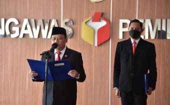 Lantik Delapan Anggota PAW Kabupaten/Kota, Abhan Imbau Jaga Integritas