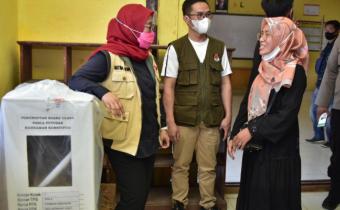 Pantau Persiapan PSU Pilgub Jambi, Dewi Ingatkan Prokes dan Alur Pemilihan di TPS