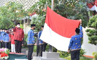 Refleksi Kemerdekaan sebagai Elan Vital, 123 ASN Bawaslu Dapat Penghargaan Satya Lencana Karya Satya