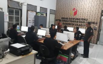 Evaluasi Serentak Staf PPNPNS Bawaslu Kabupaten Menggunakan Sistem Computer Assisted Test (CAT)