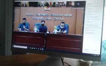 Kordiv Penyelesaian Sengketa Bawaslu Kabupaten Cilacap ikuti Daring Zoom Meeting dengan Bawaslu Provinsi Jawa Tengah