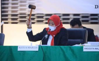 Terbukti Pelanggaran TSM, Bawaslu Provinsi Lampung Berhentikan Paslon No Urut 03 Dalam Pemilihan