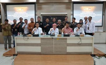 Bawaslu Cilacap awasi Penyerahan hasil pemeriksaan kesehatan Bakal Calon Bupati dan Wakil Bupati Cilacap di RS Margono Soekarjo