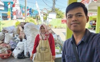 Panwascam Cilacap Tengah Laksanakan Sosialisasi pada pada acara Setor Bank Sampah Putri Asih Mandiri.