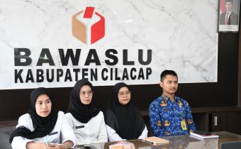 Bawaslu Kabupaten Cilacap secara resmi menerima tiga Calon Pegawai Negeri Sipil (CPNS) hasil rekrutmen Tahun Anggaran 2024
