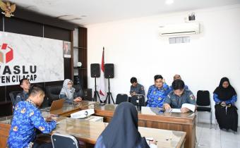 Bawaslu Kabupaten Cilacap melaksanakan Rapat Teknis Internal dalam Rangka Persiapan Penataan Arsip